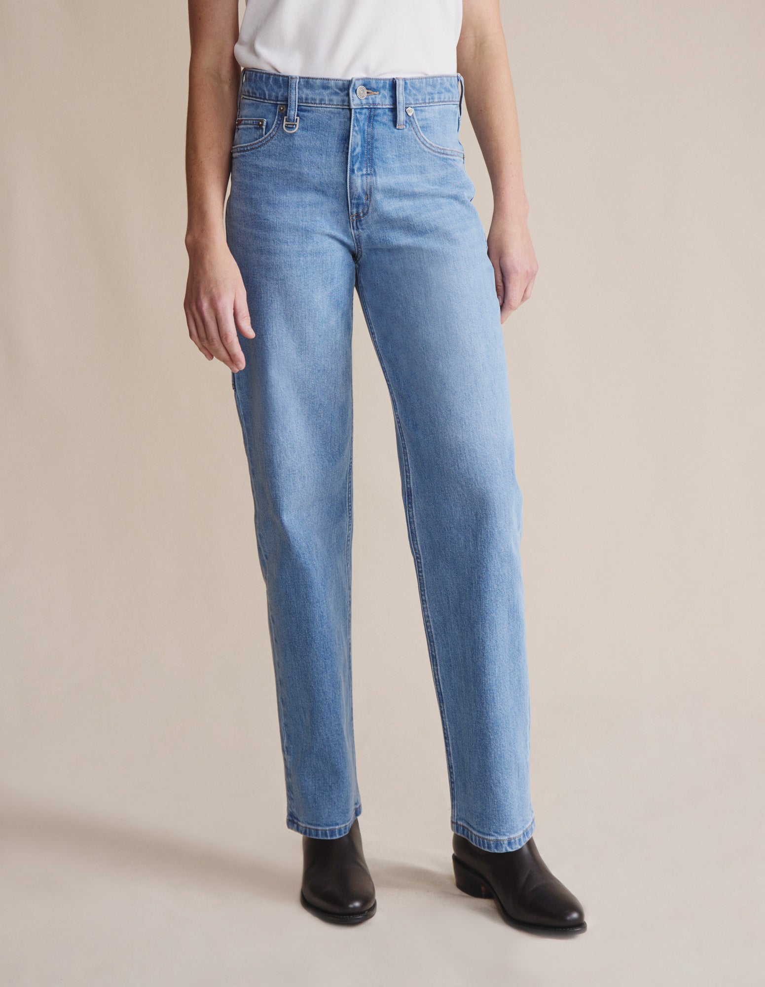 1PAW00139R_MIDWASH_1_f4gyaw_1773811360