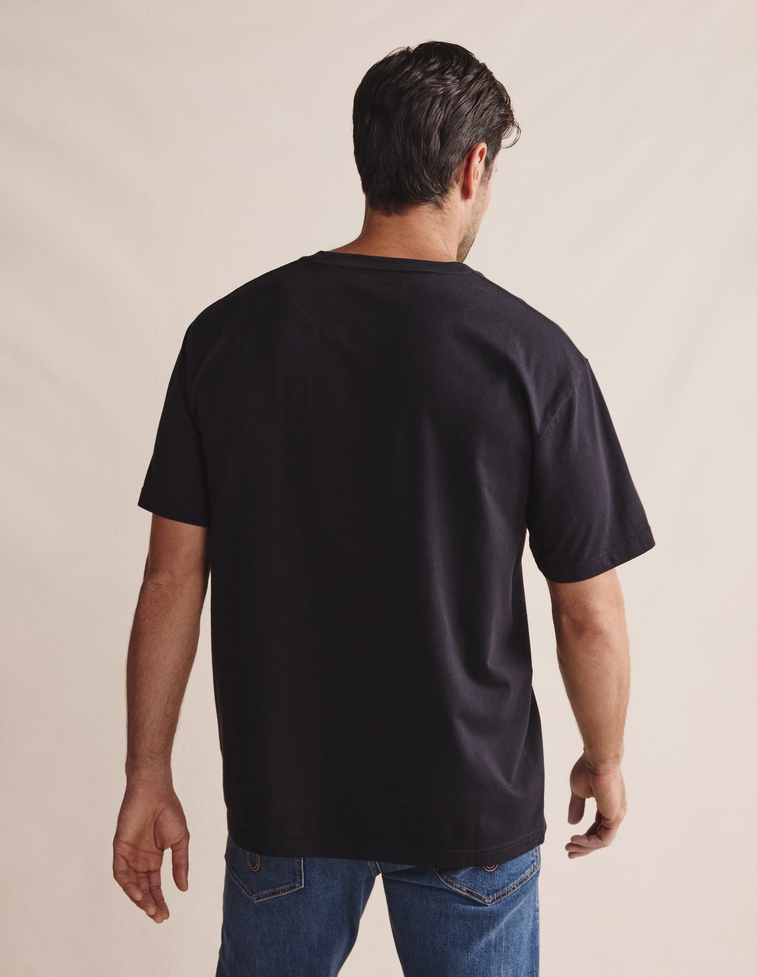 1TSM00261_BLKWHT_3_1774487525