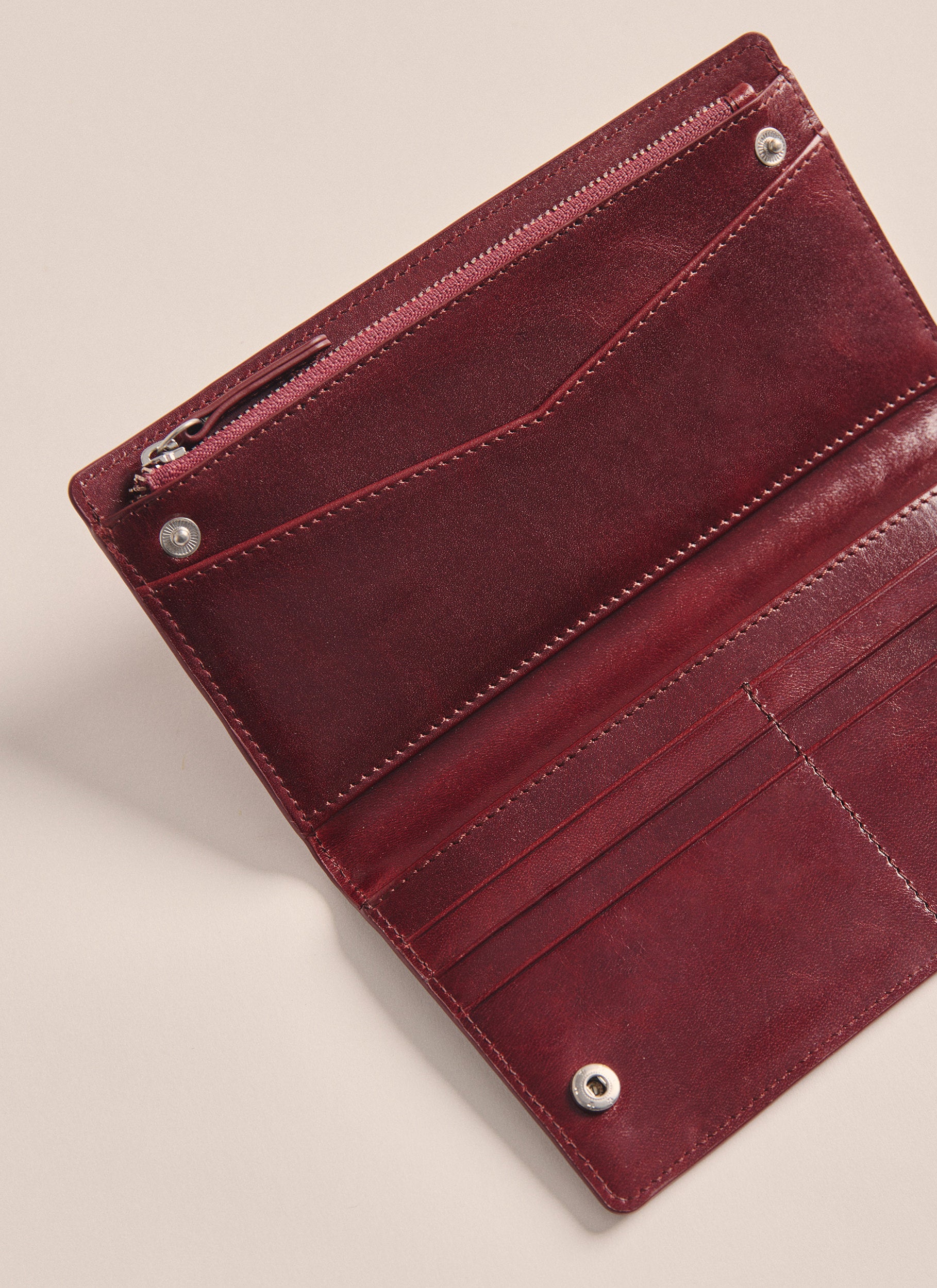 K0044RED_RED_3_1763686538