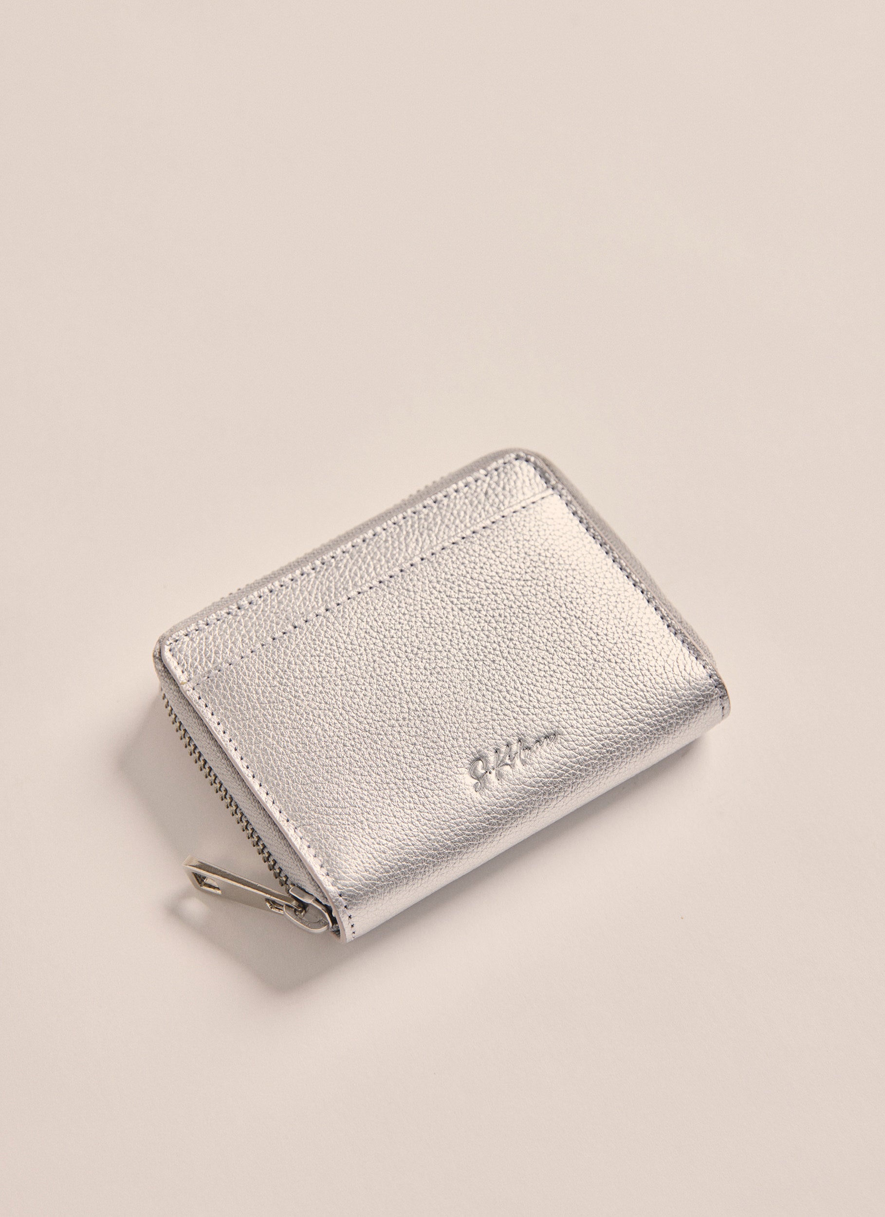 K0046SILV_ANTISVER_1_1763686728